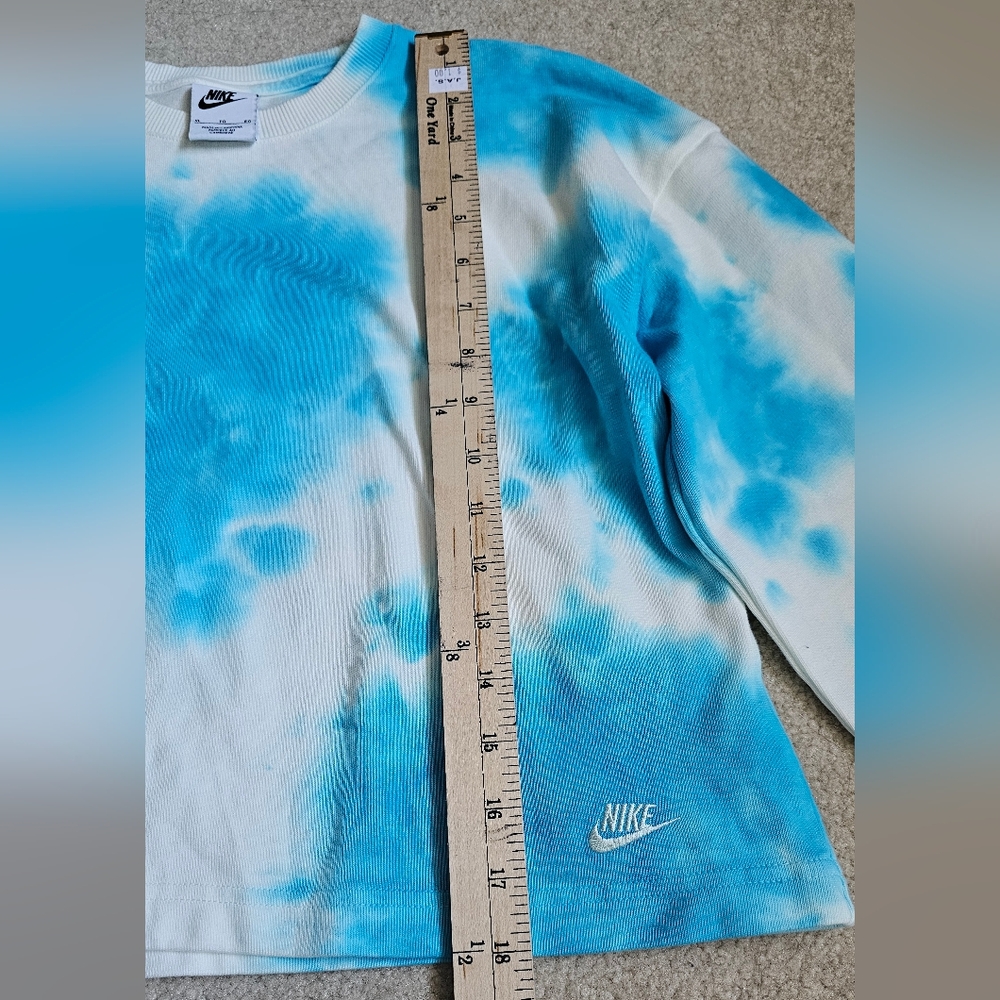 Youth Nike Sweatshirt Bundle - Nike Blue Tie-Dye Sweatshirt and Neutral Beige - Picture 10 of 13